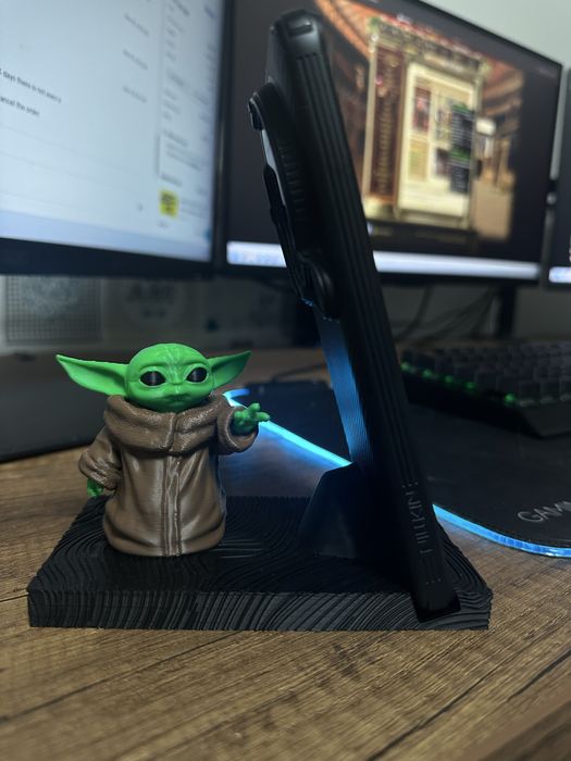 3D Стойка за телефон - Baby Yoda
