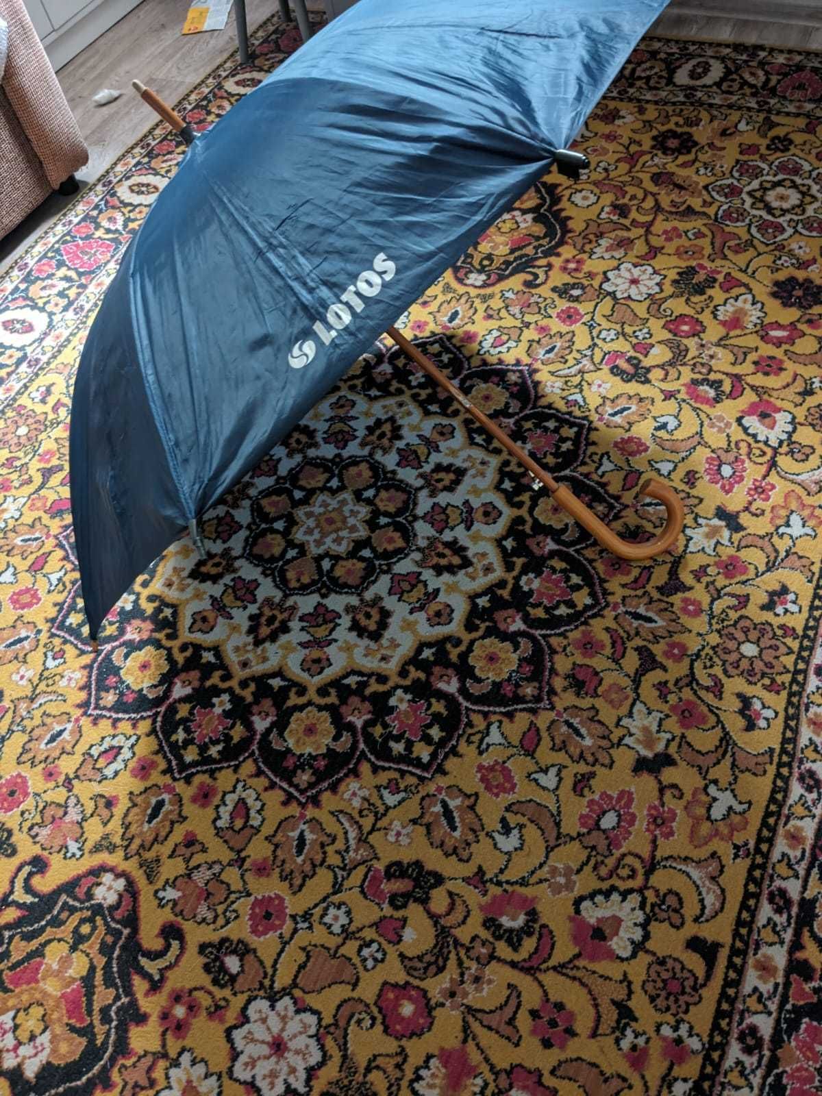 Зонт черный, большой