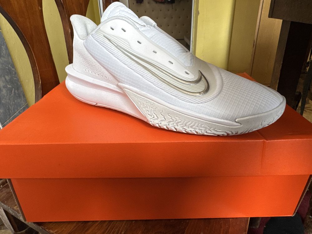 Не носени nike precision7