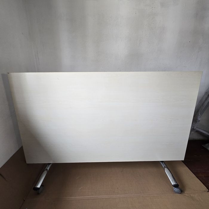 Masă de conferință pe roți cu blat rabatabil pt birou/evenimente