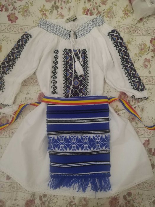 Costum tradițional pentru fete 2-3ani