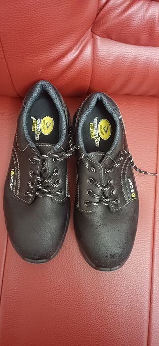 Pantofi lucru cu bombeu (piele)