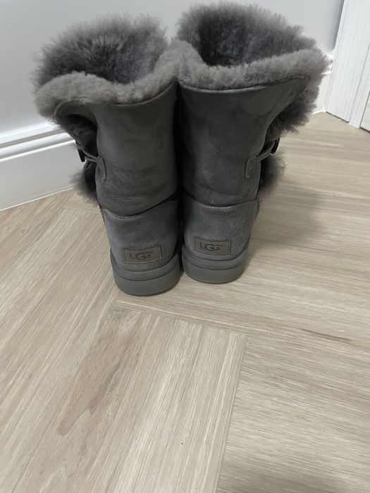 UGG - Cizme scurte gri Bailey Button