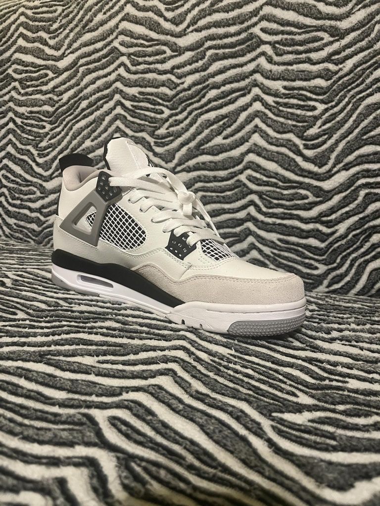 Маратонки Air Jordan 4