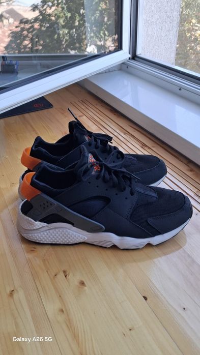 Nike Air Huarache 45 fit 42