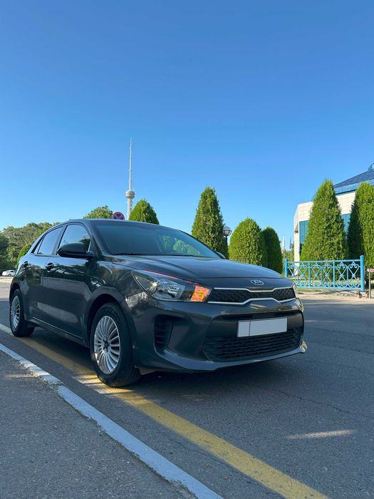 Продается Kia Rio 2018г (69 тыс пробег) Цвет Темно-Серый