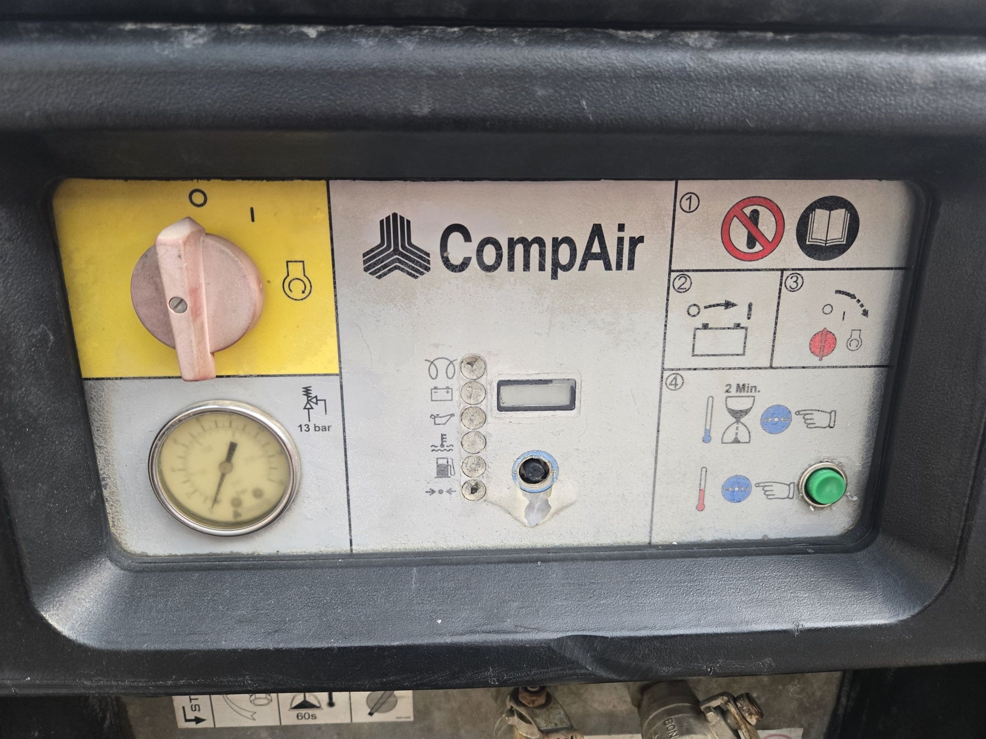 De vânzare compresor compair c42  diesel pe roti