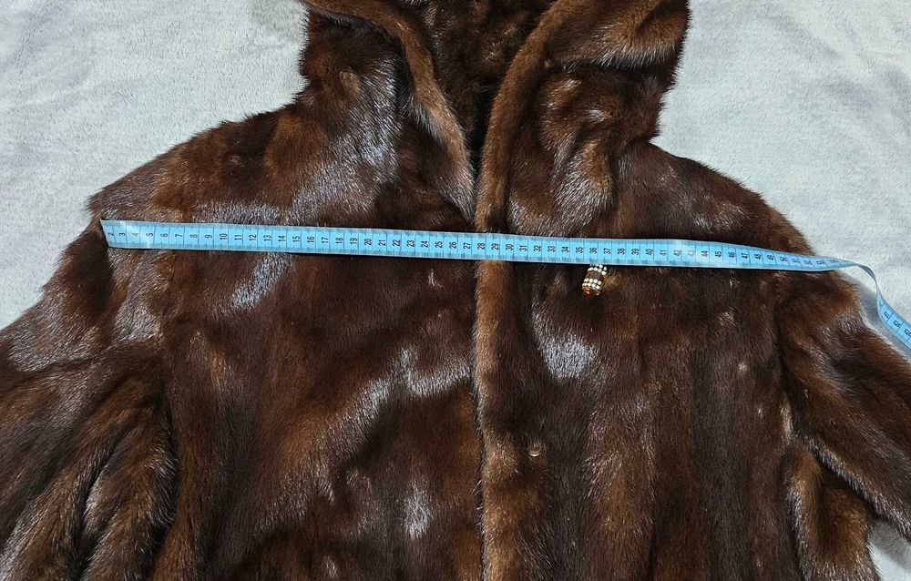 Дамско палто от естествена норка с качулка