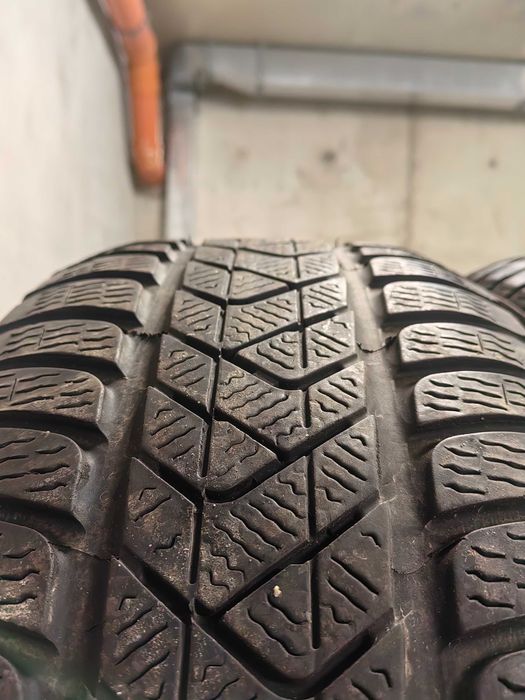 Pirelli 245 45 19 Dot 24