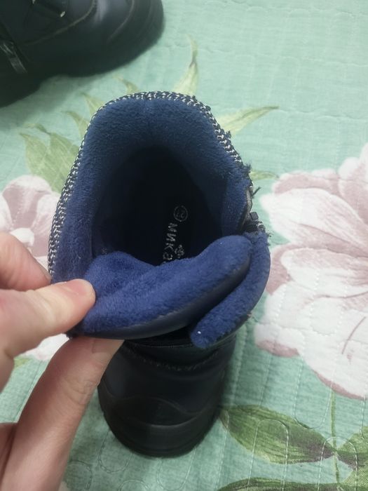 Продаются детские ботиночки