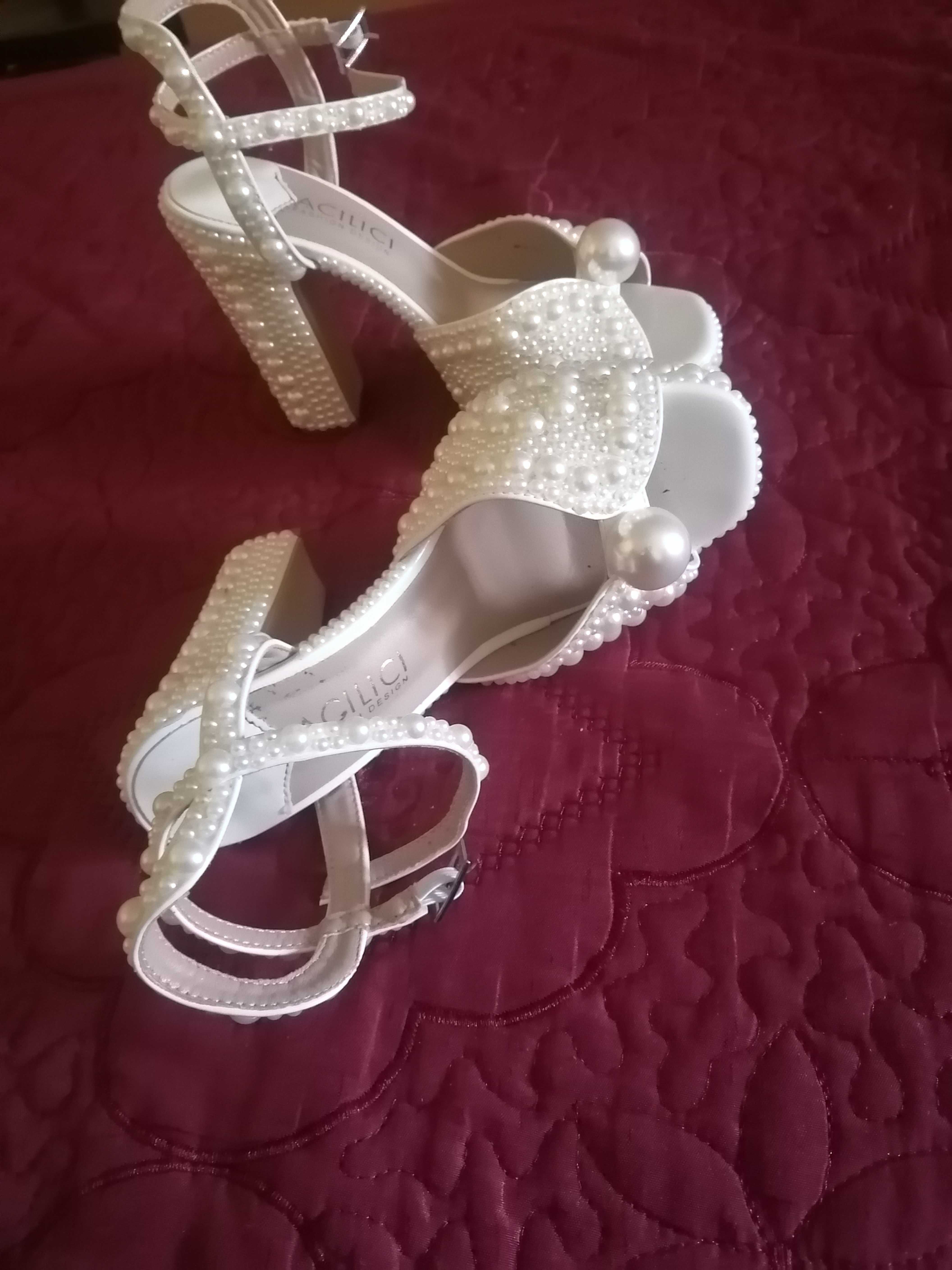 Sandale eveniment