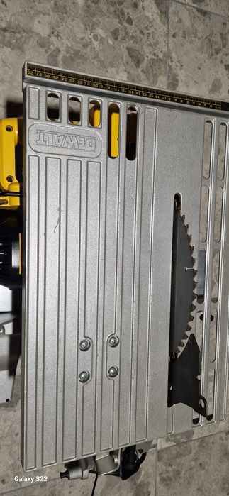 Dewalt circular staționar pe curent