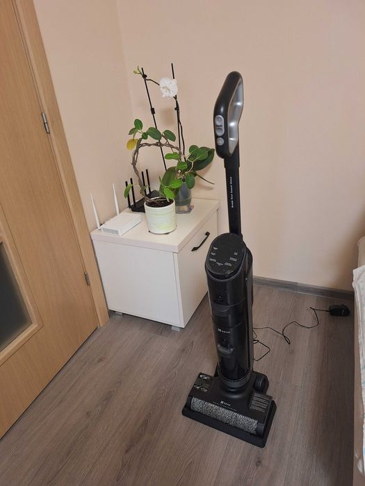 Aspirator fara fir care spală