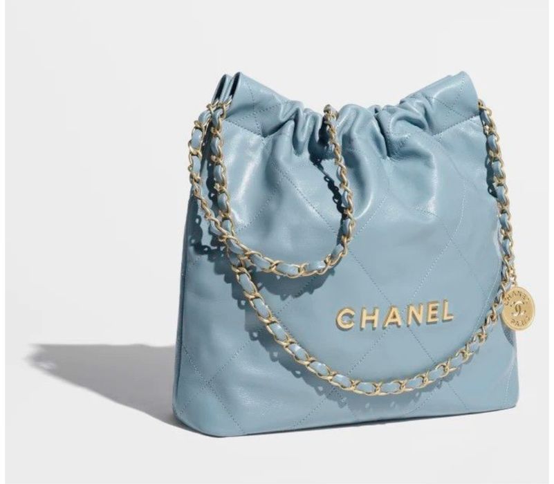 Сумку Шанель 22, medium