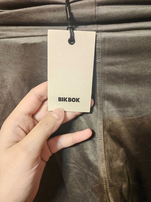 Pantaloni/colanti evazati