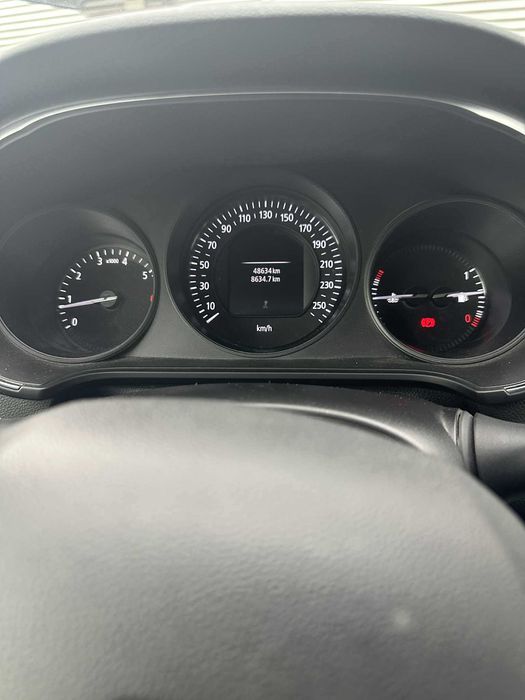 Renault Megane 4  1.6 Sce 115 CP versiune echipare Zen