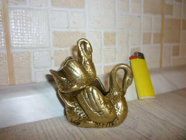 .Бронзови Лебеди.