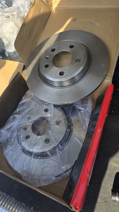 Спирачни дискове и накладки