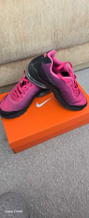 Дамски Nike маратонки