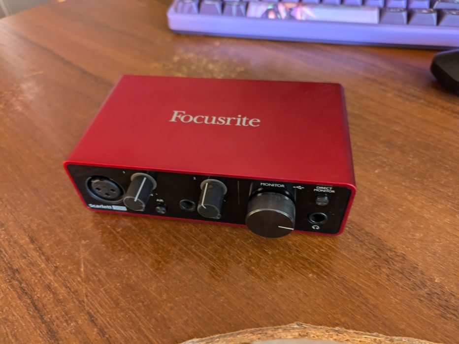 Продам Звуковая карта Focusrite Scarlett Solo 3rd Gen