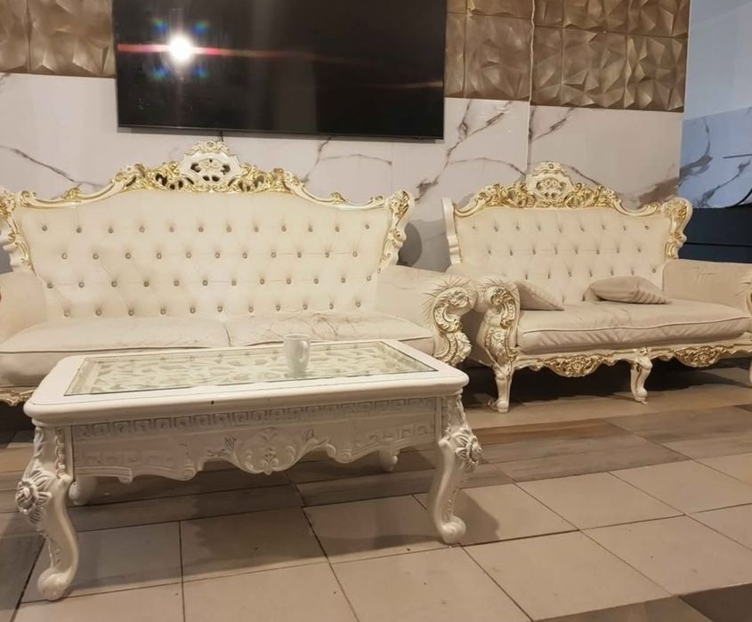 Vand mobilă in stare foarte bună