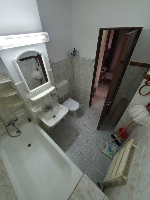 apartament  3 camere mobilat si utilat!   	Zona Tractorul