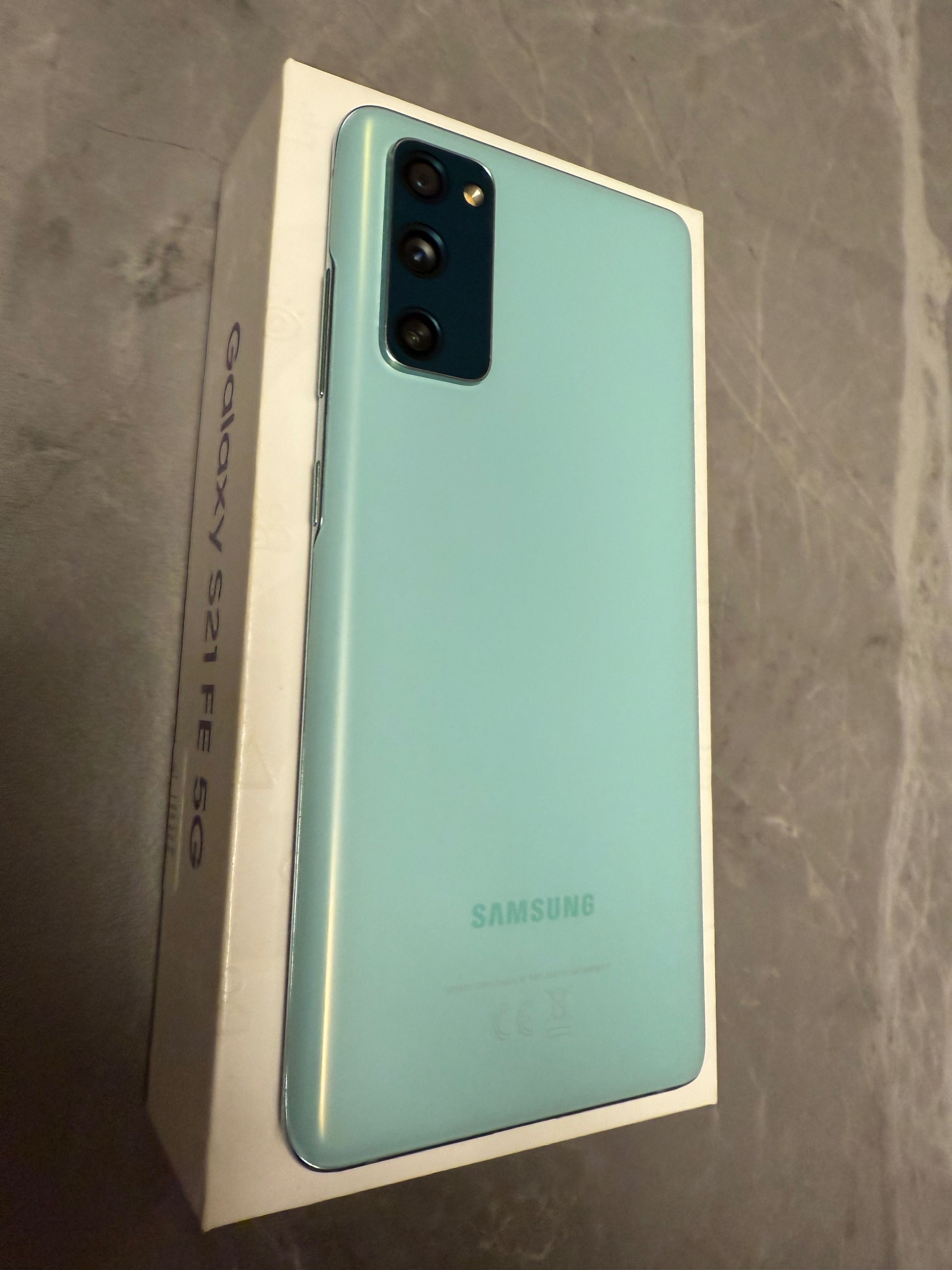 Samsung S20FE отличен