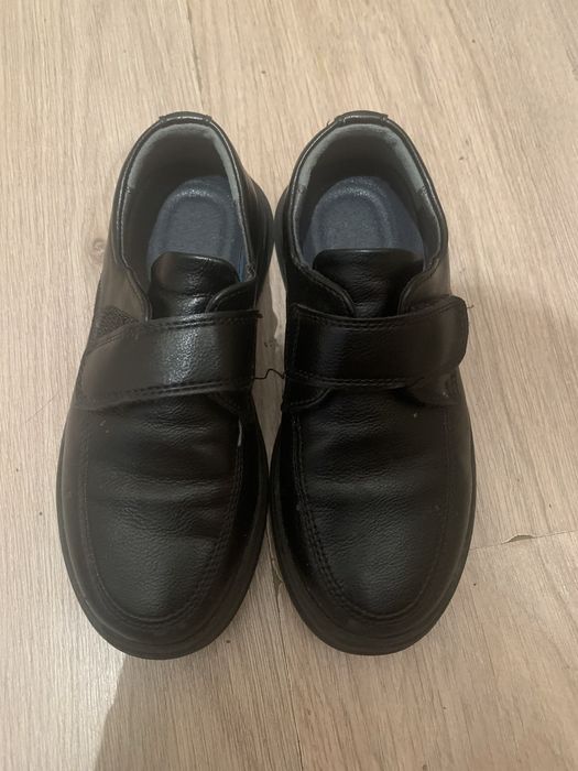 Продам туфли для мальчков