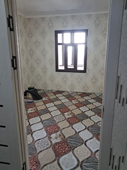 Navoiy shahridan  2 xona uy ISFAAN domi yangi bozor