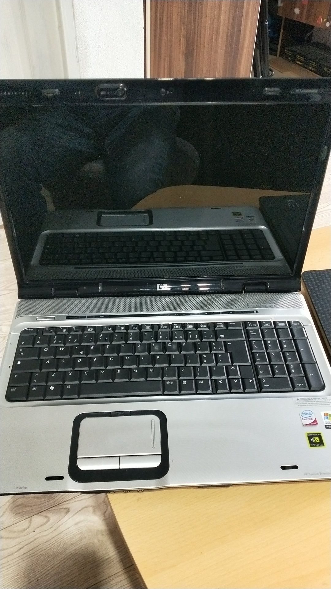 Se dezmembrează Laptop HP și Compaq