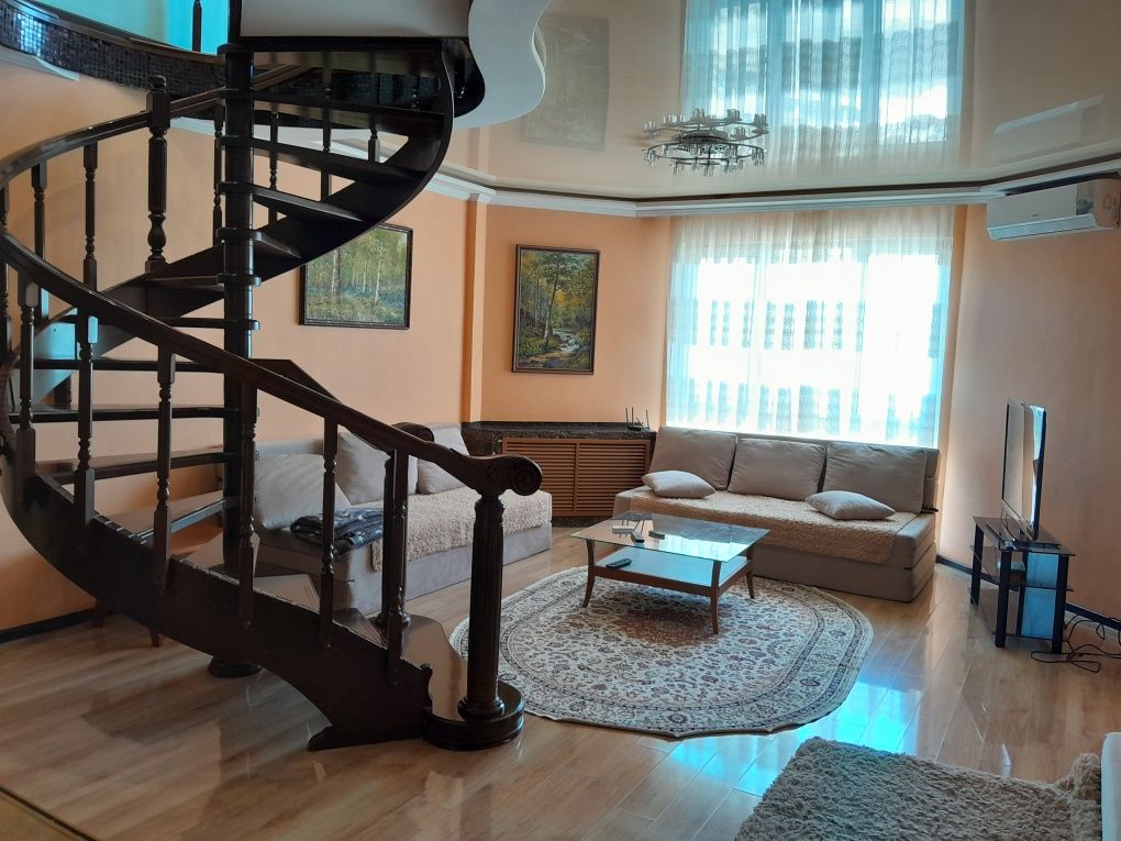 Сдаётся посуточно двухкомнатная,  двух уровневая квартира у моря