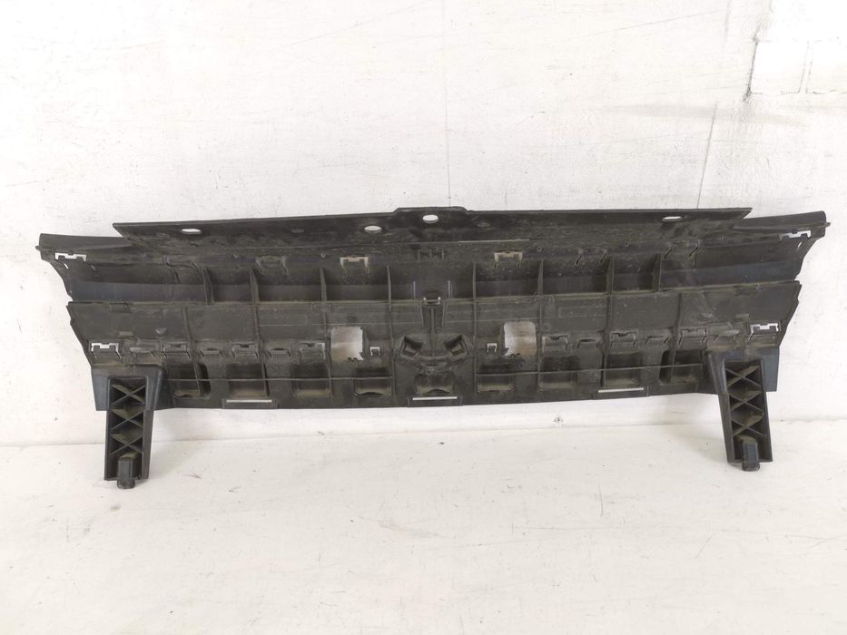 Оригинален Радиаторен Държач / Radialen Darzhach Volkswagen Caddy Ориг