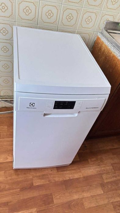 Masina de spalat vase Electrolux ESF4710ROW