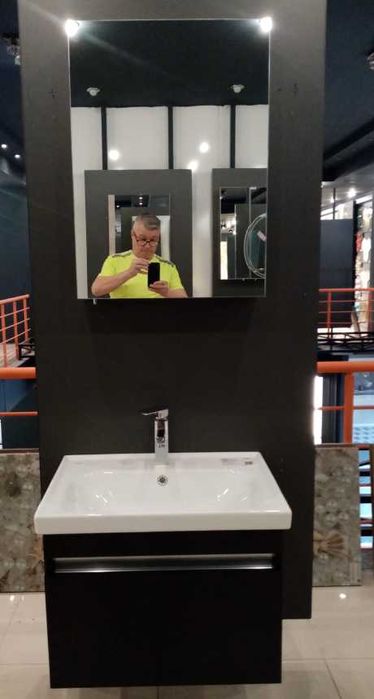 Баня комплект шкафове, плочки, санитария за вграждане 2 бр.