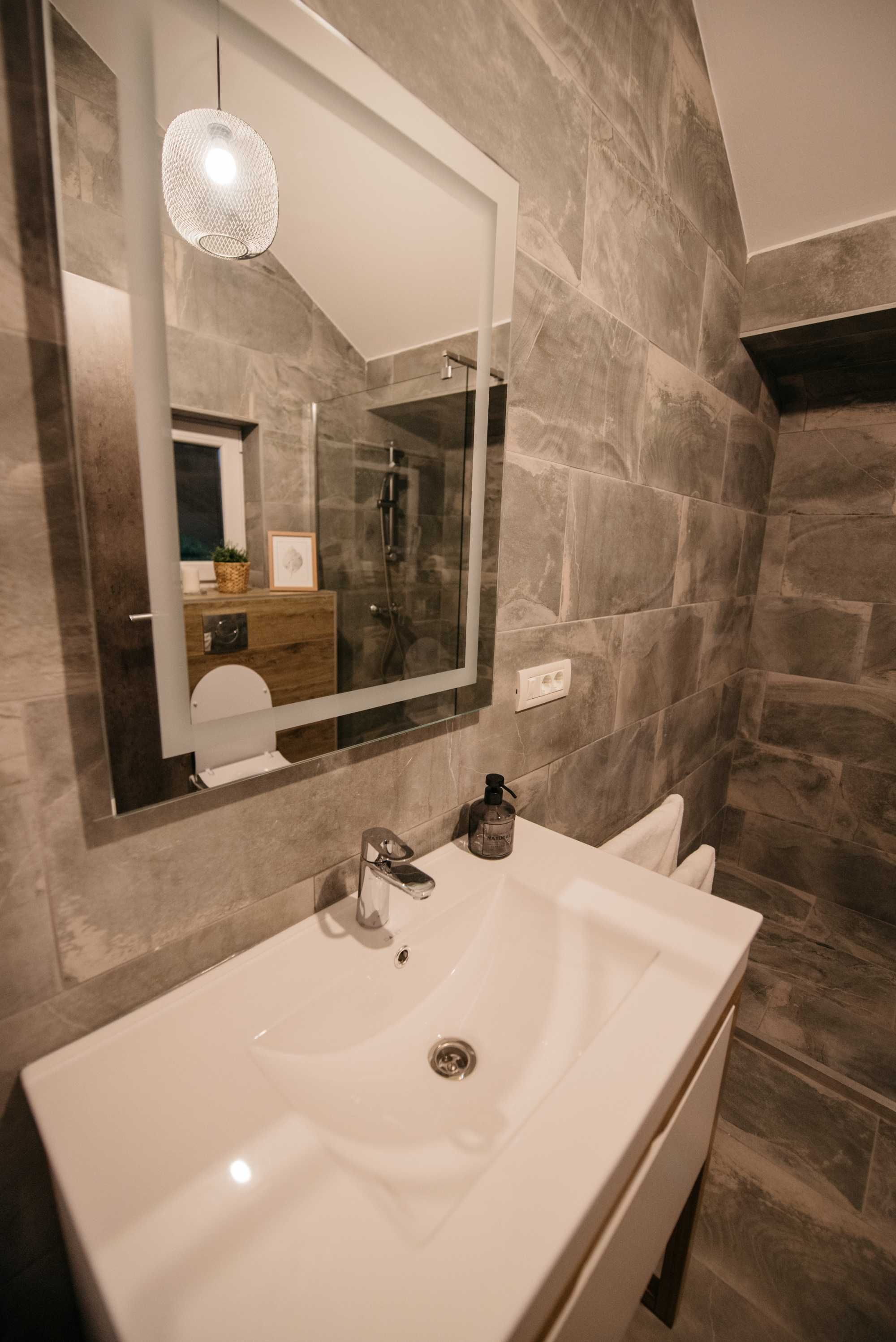 Apartament cu jaccuzi privat regim hotelier max. 4 pers.- Dumbravita