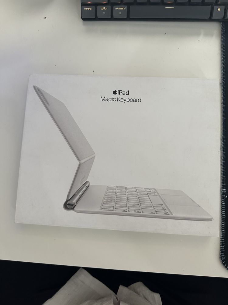 Magic Keyboard для iPad