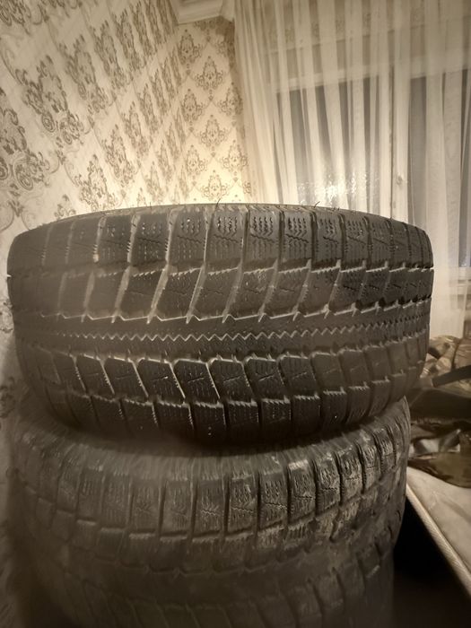 Бу балон срочно 4 зимный 235/70/16 106 Н