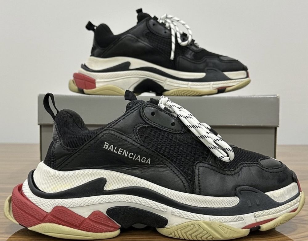Nike , Adidas , Puma …