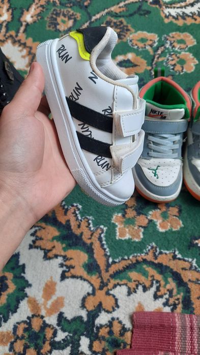 Продам детскую обувь