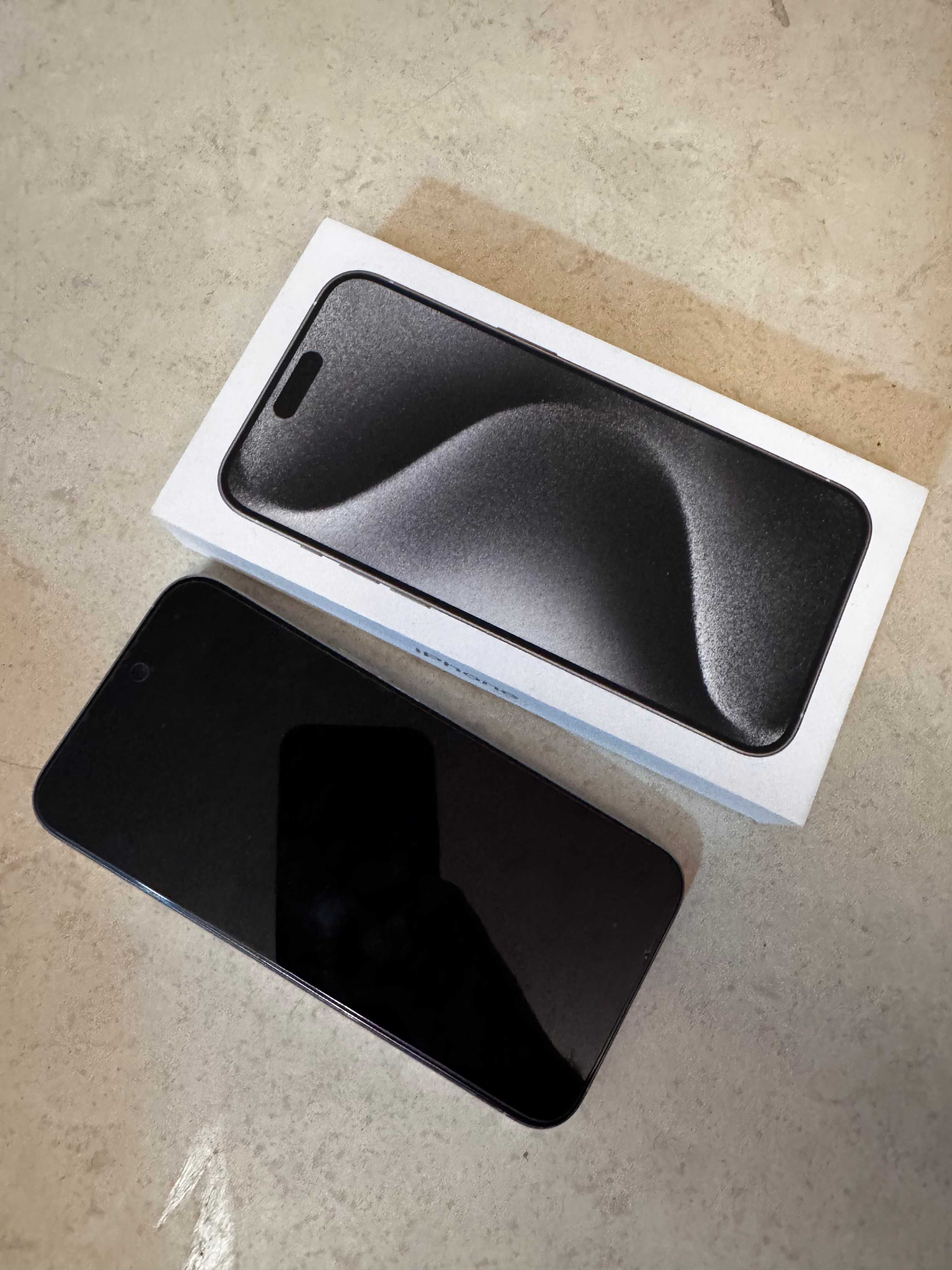 Продавам iPhone 12 Pro Max (нуждае се само от смяна на дисплей)