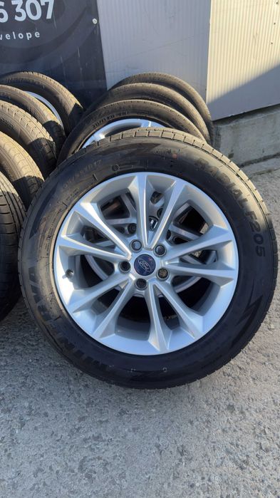 Jante Ford Kuga 235 55 17 vara Minerva Radial dot 0119