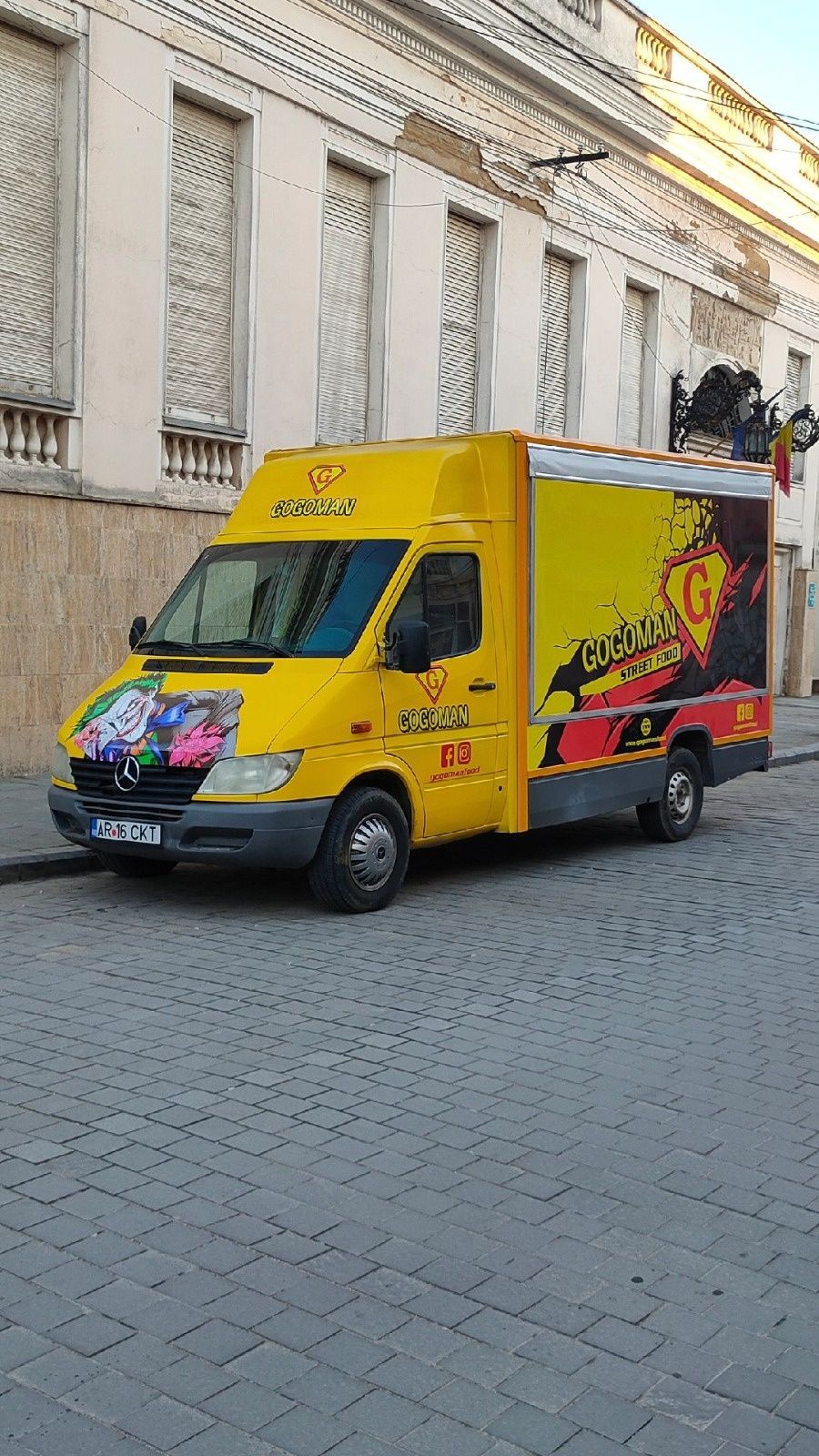 Vând Food truck complect utilat pentru gogoșerie ambulanta