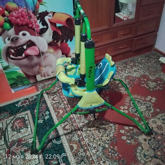 Детская качель для дома на ножках