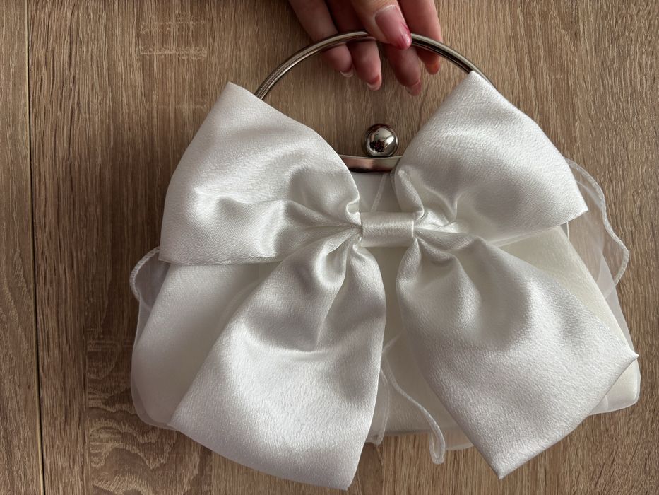 Дамска бяла чанта