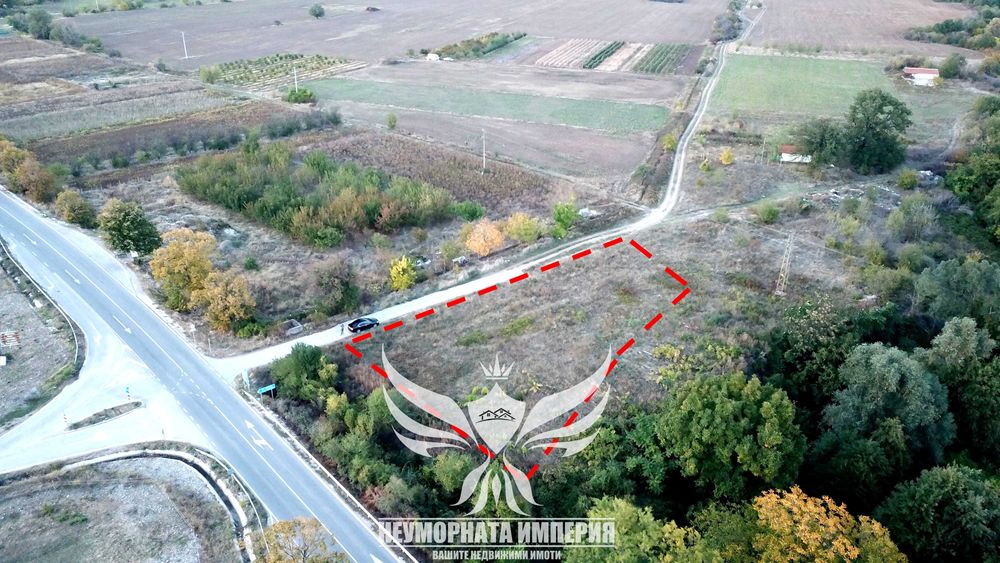 Продавам земя 3000кв.м. на първа линия след село Долнослав