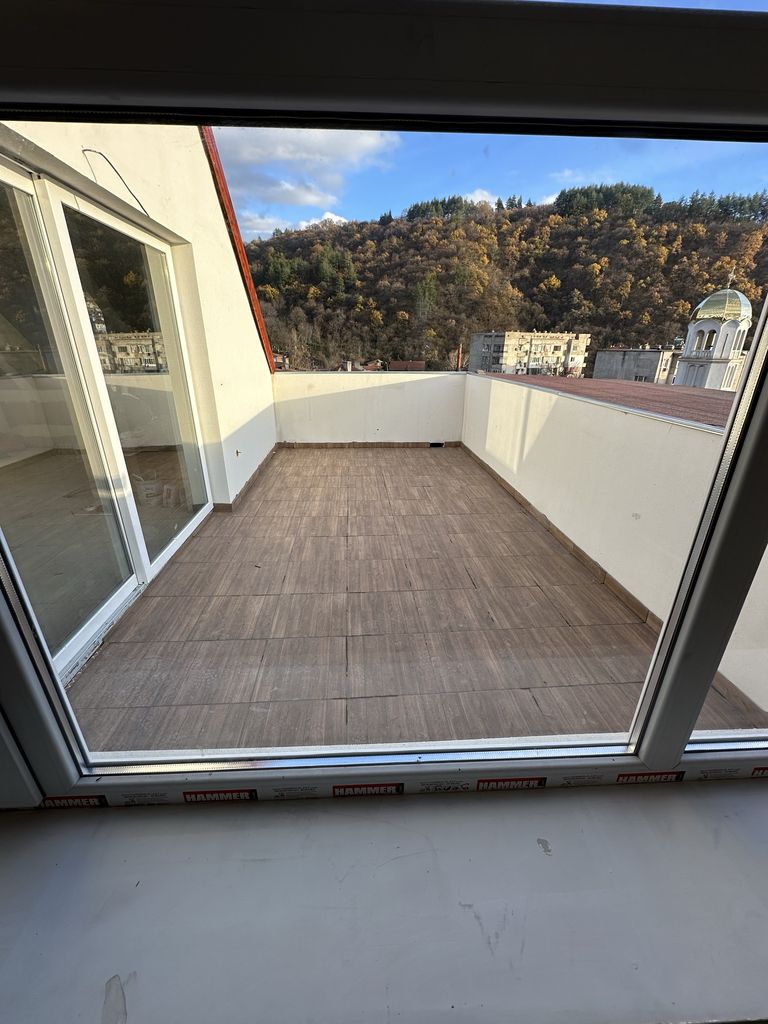 Продава се Четиристаен апартамент в Дупница - 195 кв.м за 662 €/кв.м - Снимка #1