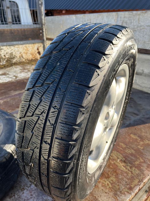 Vând jante cu tot cu cauciucuri Land Rover Freelander 1 r16