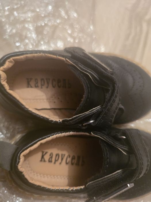 Продаю детскую обувь