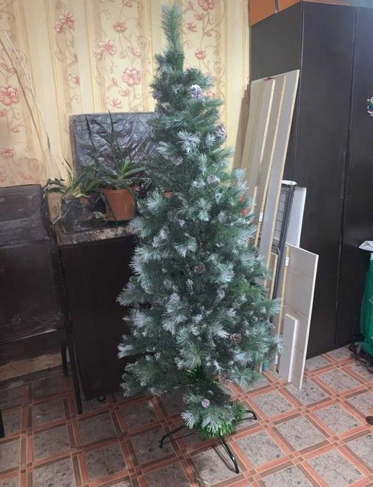 Новогодняя ёлка искусственная EVERLANDS