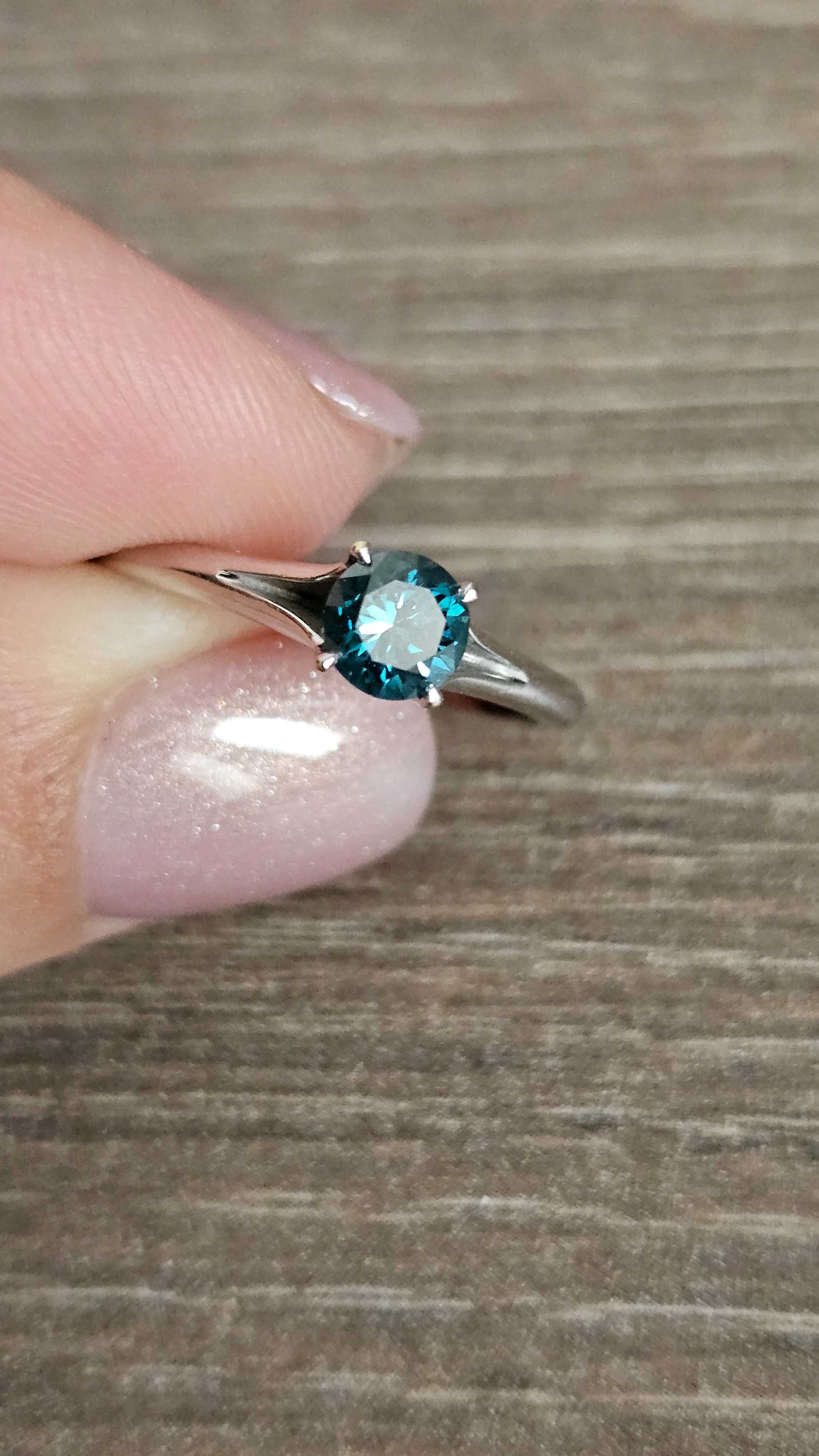 Inel TEILOR aur alb 18K cu diamant ALBASTRU 0.44ct – certificat